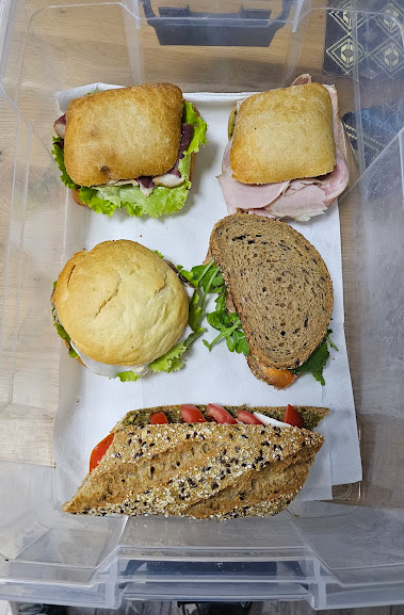 Sandwich-uri proaspete asortate